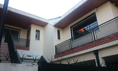 Excelente departamento 3 ambientes 1º piso al frente con patioyparrilla, a metros de Av Don bosco