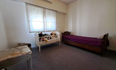 CHALET EN 2 PLANTAS V.SARMIENTO