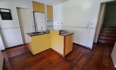 CHALET EN 2 PLANTAS V.SARMIENTO