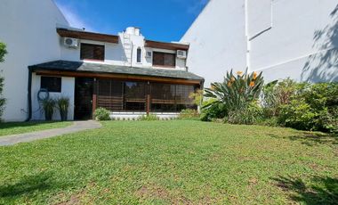 CHALET EN 2 PLANTAS V.SARMIENTO