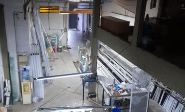 galpon en ph con amplio entrepiso en U