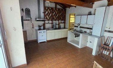 Departamento de 3 Amplios Ambientes, Terraza, Quincho y Segundo Departamento.