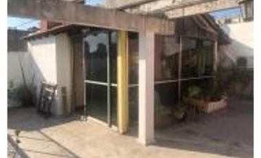 Departamento de 3 Amplios Ambientes, Terraza, Quincho y Segundo Departamento.