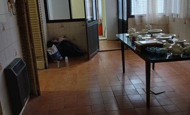 CASA 6 AMBIENTES S/LOTE 8,66 X 29 ANTIGUA PARA REMOZARM  O LOTE 8,66 X29LOTE 8,66 X 29 ZONIFICACION USAB 2