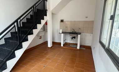 Duplex 3 Ambientes, contrafrente en Barrio Manzanares, Villa Luzuriaga