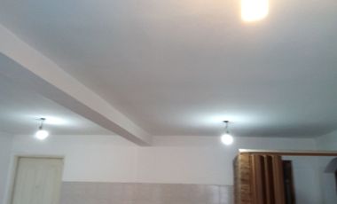 Casa trasera en ALQUILER con 2 dormitorios y cochera cubierta a 4cuadras de estación Glew.