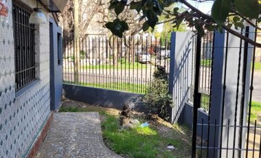 Chalet 3 Amb.con Dependencias Frente A Pza Belgrano