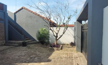 Chalet 3 Amb.con Dependencias Frente A Pza Belgrano