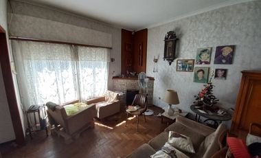 Chalet A Reciclar 3 Y 1/2 Amb. En B° Guemes Oportunidad  Nuevo Precio