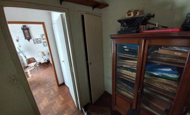Chalet A Reciclar 3 Y 1/2 Amb. En B° Guemes Oportunidad  Nuevo Precio