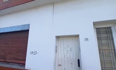 DEPTO 2 AMBIENTES 1ER PISO AL FRENTE, TODO ELECTRICO