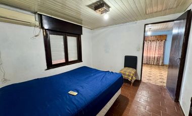 Casa c/parque, 2 ambientes, EN ALQUILER, Lisandro De La Torre 2600, Ituzaingó