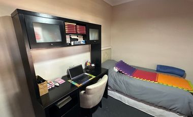 Venta casa de 4 amb. c/ quincho pileta y pque.