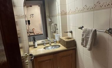 Venta casa de 4 amb. c/ quincho pileta y pque.