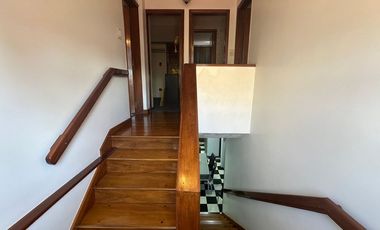 Venta casa de 4 amb. c/ quincho pileta y pque.