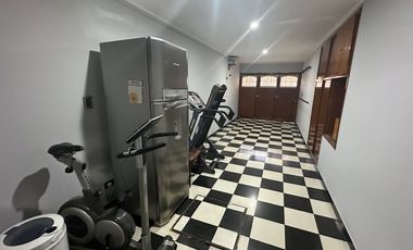 Venta casa de 4 amb. c/ quincho pileta y pque.