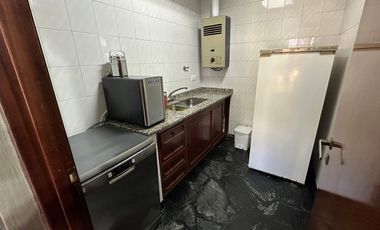 Venta casa de 4 amb. c/ quincho pileta y pque.