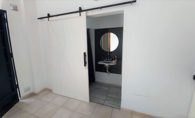 Venta Cocheras Fijas y Departamento en Block Sobre Amplio Lote