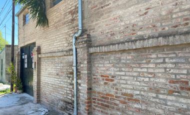 Galpon a la venta a 300 metros de Blas Parera 9200