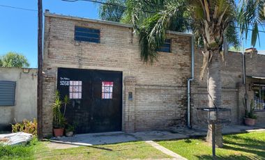 Galpon a la venta a 300 metros de Blas Parera 9200