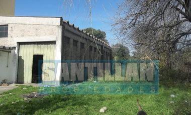 GALPÓN CON GRAN LOTE - VILLA LUZURIAGA