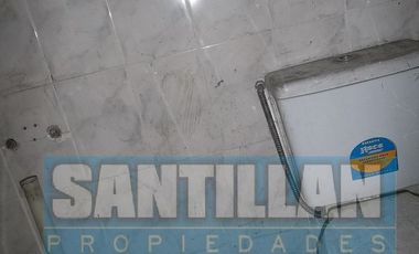 GALPÓN CON GRAN LOTE - VILLA LUZURIAGA