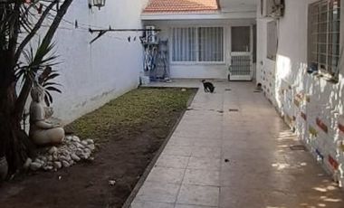 CHALET DE 7 AMBIENTES EN VENTA - MORON NORTE