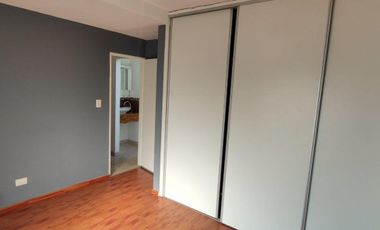 ALQUILER Y VENTA DE EXCELENTE DEPARTAMENTO DUPLEX 3 AMBIENTES EN LUISGUILLÓN CON COCHERA - EN COMPLEJO - 80 M²