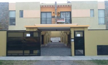 ALQUILER Y VENTA DE EXCELENTE DEPARTAMENTO DUPLEX 3 AMBIENTES EN LUISGUILLÓN CON COCHERA - EN COMPLEJO - 80 M²