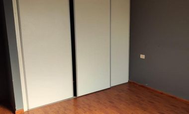 ALQUILER Y VENTA DE EXCELENTE DEPARTAMENTO DUPLEX 3 AMBIENTES EN LUISGUILLÓN CON COCHERA - EN COMPLEJO - 80 M²