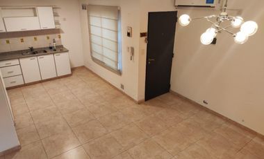 ALQUILER Y VENTA DE EXCELENTE DEPARTAMENTO DUPLEX 3 AMBIENTES EN LUISGUILLÓN CON COCHERA - EN COMPLEJO - 80 M²