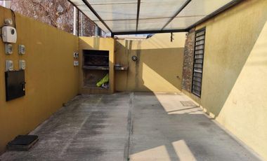 ALQUILER Y VENTA DE EXCELENTE DEPARTAMENTO DUPLEX 3 AMBIENTES EN LUISGUILLÓN CON COCHERA - EN COMPLEJO - 80 M²