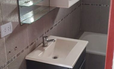 Alquiler Departamento De 3 Ambientes - Balcón - Cochera - Lomas Del Mirador
