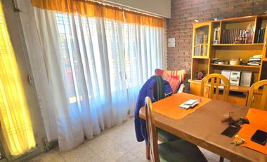 Venta Casa 3 Amb. con Garaje y Galpón &quotOportunidad"