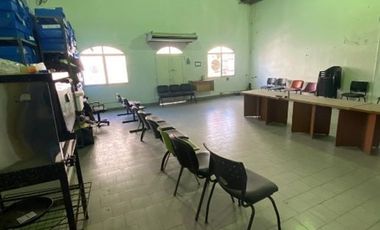 EN VENTA INMUEBLE COMERCIAL MORON CENTRO