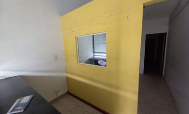 Local de 2,78 x 11 sobre avenida Arieta al 1900 importante centro comercial