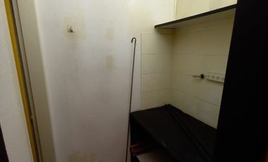 Local de 2,78 x 11 sobre avenida Arieta al 1900 importante centro comercial