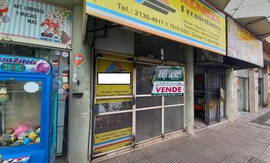 Local de 2,78 x 11 sobre avenida Arieta al 1900 importante centro comercial