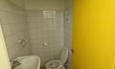 Local de 2,78 x 11 sobre avenida Arieta al 1900 importante centro comercial