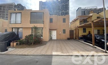 Casa en Venta en Av. Pedro Aguirre Cerda