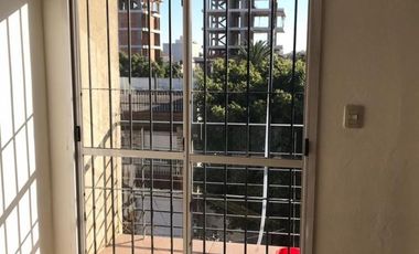 ALQUILER IMPECABLE MONOAMBIENTE - MORÓN CENTRO - A 300M DE LA PLAZA-SANMARTÍN 660