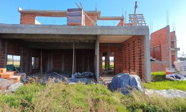 Excelente casa a terminar en Barrio Cerrado en Gral. Rodriguez