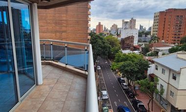 PRECIOSO SEMI PISO EN ALQUILER DE DOS DORMITORIOS CON VISTA AL RIO Y ALA CIUDAD DE POSADAS.-