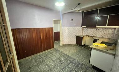 CASA EN PH AL FRENTE CON COCHERA-
