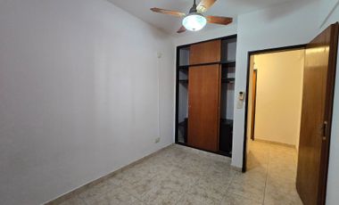 Planta Baja Frente, 3 Ambientes Con Cochera, Excelente Ubicación