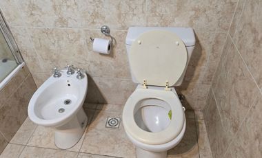 Planta Baja Frente, 3 Ambientes Con Cochera, Excelente Ubicación