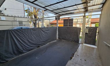 Planta Baja Frente, 3 Ambientes Con Cochera, Excelente Ubicación