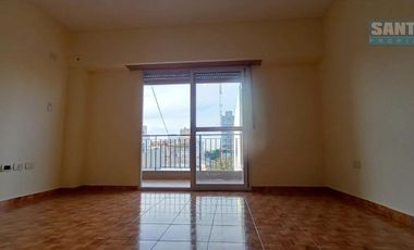 HERMOSO DEPARTAMENTO DE 2 AMPLIOS AMBIENTES AL FRENTE EN DÚPLEX - SANJUSTO CENTRO