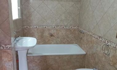 HERMOSO DEPARTAMENTO DE 2 AMPLIOS AMBIENTES AL FRENTE EN DÚPLEX - SANJUSTO CENTRO