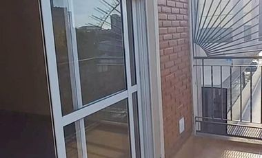 HERMOSO DEPARTAMENTO DE 2 AMPLIOS AMBIENTES AL FRENTE EN DÚPLEX - SANJUSTO CENTRO
